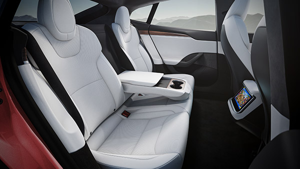 சைவ காராக மாறப் போகும் டெஸ்லா . . . இப்ப கொஞ்சம் அசைவமாகத்தான் இருக்குதாம் . . .