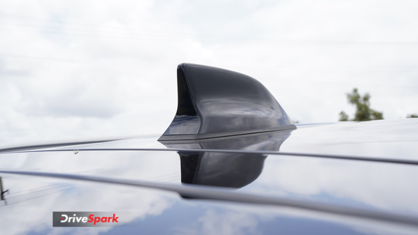 இந்தியர்கள் தவம் கிடந்த காரின் டெலிவரி பணிகள் தொடங்கியது... முதல் நாளிலேயே அரங்கேறிய தரமான சம்பவம்! என்ன தெரிஞ்சா அசந்துருவீங்க!