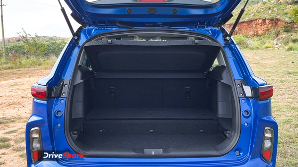 இந்தியர்கள் தவம் கிடந்த காரின் டெலிவரி பணிகள் தொடங்கியது... முதல் நாளிலேயே அரங்கேறிய தரமான சம்பவம்! என்ன தெரிஞ்சா அசந்துருவீங்க!