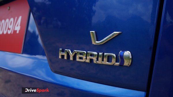 இந்தியர்கள் தவம் கிடந்த காரின் டெலிவரி பணிகள் தொடங்கியது... முதல் நாளிலேயே அரங்கேறிய தரமான சம்பவம்! என்ன தெரிஞ்சா அசந்துருவீங்க!