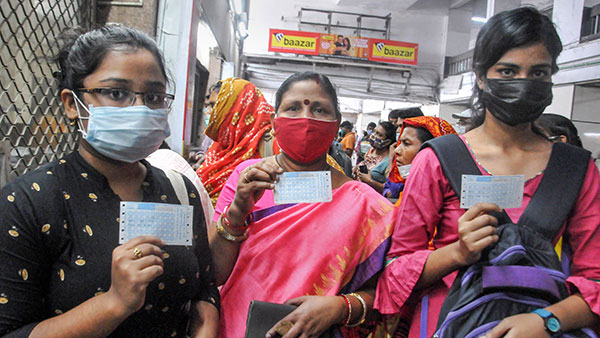 கையில் காசே இல்லேன்னாலும் இனி ரயில் டிக்கெட்களை புக் செய்யலாம் . . . ஐஆர்சிடிசி அறிமுகப்படுத்தியுள்ள புதிய பேமெண்ட் திட்டம் . . .