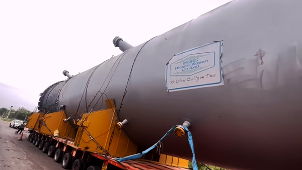 குஜராத்தில் இருந்து ராஜஸ்தான் வர ஒரு வருஷமா? இந்த ராட்சத லாரியில் என்ன இருக்குனு தெரியுமா . . .