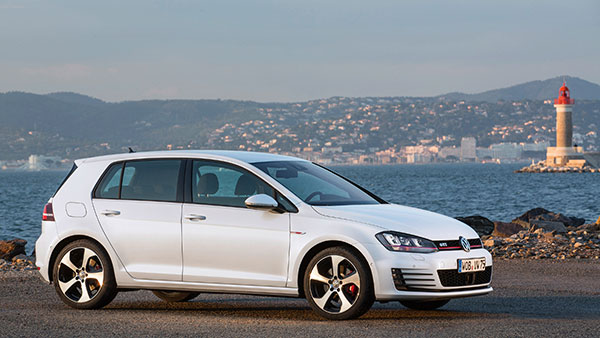 சொகுசு கார்களில் ஆடம்பரம் காட்டாத ரிஷி சுனக்!! புதிய பிரிட்டன் பிரதமரின் லக்சரி கார்கள் லிஸ்ட்...