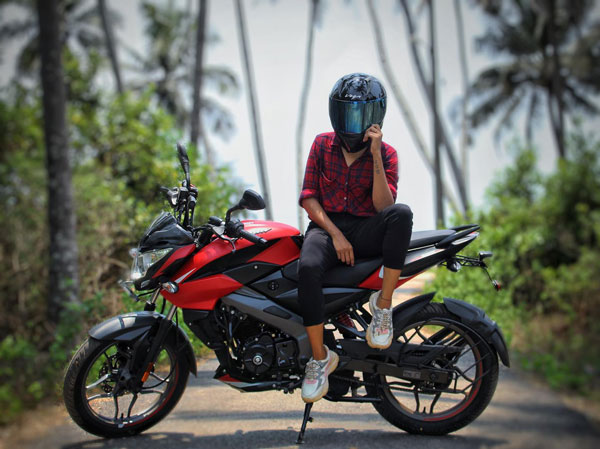 நமக்கு பிடிச்ச பைக்க நாம பாத்துக்கலனா எப்படி?.. இத மட்டும் செஞ்சு பாருங்க நம்ம வண்டி எப்பவுமே செம்ம ஸ்மூத்தா போகும்! நமக்கு பிடிச்ச பைக்க நாம பாத்துக்கலனா எப்படி?.. இத மட்டும் செஞ்சு பாருங்க நம்ம வண்டி எப்பவுமே செம்ம ஸ்மூத்தா போகும்!