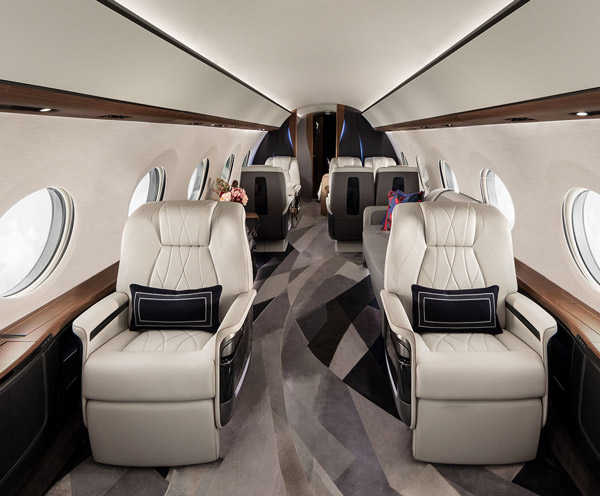 நம்பர்.1 பணக்காரரா இருந்தாலும் ஒரு வரம்பு வேண்டாமா... ஒரு ஃபிரைவேட் பிளேனுக்காக பணத்தை இப்படியா வாரி இறைக்குறது!