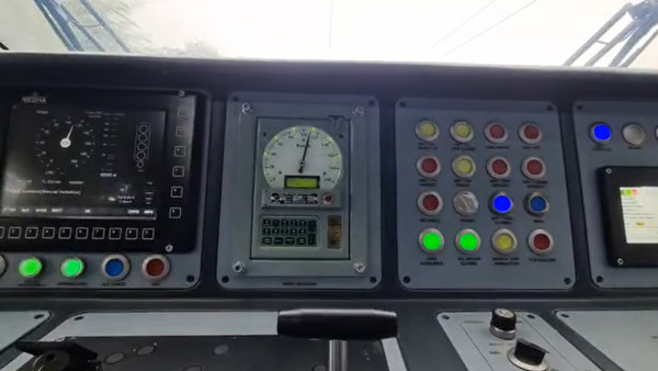 ரயில்களில் பொருத்தப்படும் கருப்பு பெட்டி! இனி தப்பு செய்ய முடியாது... செஞ்சாலும் தப்பிக்க முடியாது!