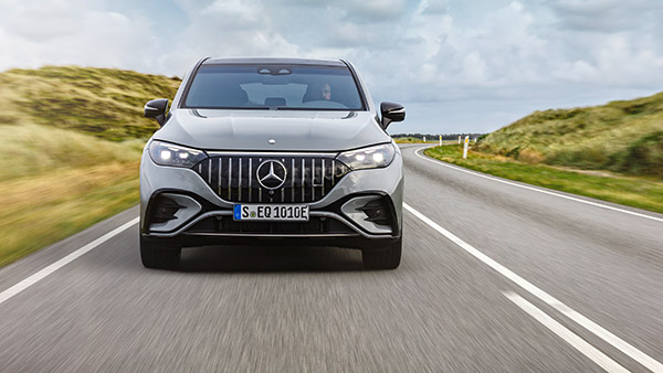 ரோல்ஸ் ராய்ஸ் எல்லாம் கிடையாது . . . உலகத்திலேயே பணக்கார கார் நிறுவனம் எது தெரியுமா . . .