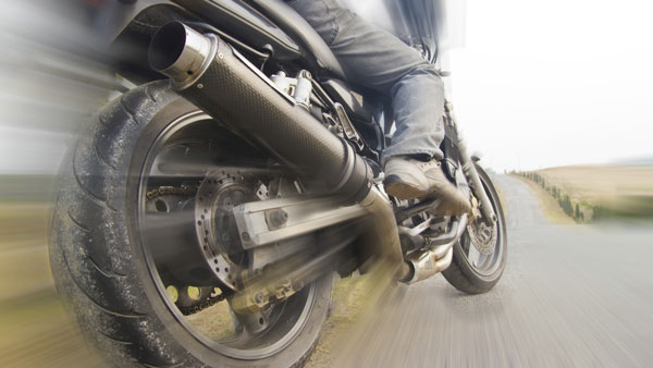 அட என்னங்க மழை இப்படி வெளுத்து வாங்குது... இந்த டைம்ல டூ-வீலர்ல எப்படிதான் போறதுனு யோசிக்கிறீங்களா... இதோ உங்களுக்கான டிப்ஸ்! அட என்னங்க மழை இப்படி வெளுத்து வாங்குது... இந்த டைம்ல டூ-வீலர்ல எப்படிதான் போறதுனு யோசிக்கிறீங்களா... இதோ உங்களுக்கான டிப்ஸ்!