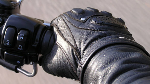 த்ரோட்டில் செய்யலனா பைக் ஆஃப் ஆகிருதா... அப்போ இதுதான் காரணமா இருக்கும்! த்ரோட்டில் செய்யலனா பைக் ஆஃப் ஆகிருதா... அப்போ இதுதான் காரணமா இருக்கும்!