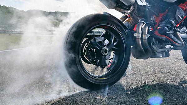 பைக் டயர்கள் காலாவதி ஆகுமா?.. இந்த சந்தேகத்திற்கான பதில் இதோ! பைக் டயர்கள் காலாவதி ஆகுமா?.. இந்த சந்தேகத்திற்கான பதில் இதோ!