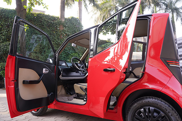 ஒரு கிமீ பயணிக்க வெறும் 75 பைசா மட்டுமே செலவாகும்... விற்பனைக்கு அறிமுகமானது மிக மிக விலை குறைவான எலெக்ட்ரிக் கார்! யாரு வேணாலும் வாங்கலாம்!