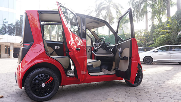 ஒரு கிமீ பயணிக்க வெறும் 75 பைசா மட்டுமே செலவாகும்... விற்பனைக்கு அறிமுகமானது மிக மிக விலை குறைவான எலெக்ட்ரிக் கார்! யாரு வேணாலும் வாங்கலாம்!