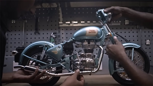 வெறும் ரூ68 ஆயிரத்திற்கு கிளாசிக் 500 ஸ்கேல் பைக் அறிமுகம்..