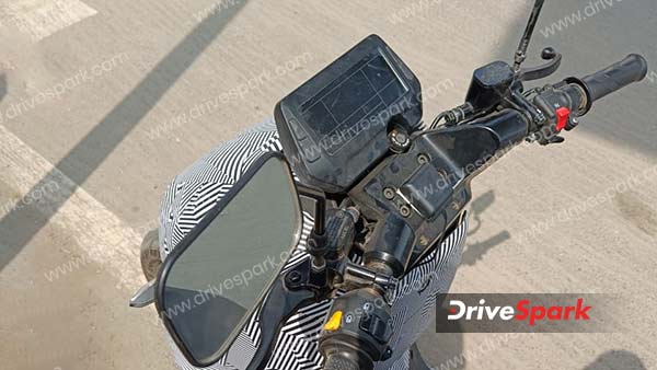 ஓலா, ஏத்தருக்கு போட்டியாகக் களம் இறங்கும் புதிய எலெக்ட்ரிக் ஸ்கூட்டர்! நடக்கப்போறத மட்டும் வேடிக்கை பாருங்க! ஓலா, ஏத்தருக்கு போட்டியாகக் களம் இறங்கும் புதிய எலெக்ட்ரிக் ஸ்கூட்டர்! நடக்கப்போறத மட்டும் வேடிக்கை பாருங்க!