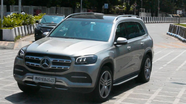 உலக கோப்பையை எல்லாம் ஒரமா வையுங்க . . . ரோஹித் சர்மா வாங்கிய காஸ்ட்லியான காரை பத்தி தெரிஞ்சுக்கலாம் வாங்க . . .