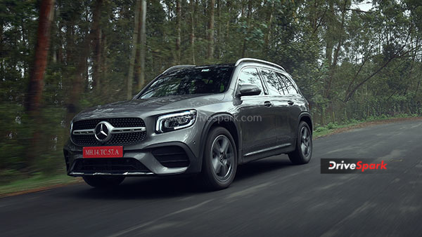 பேங்க் அக்கவுண்ட்ல ரூ15 லட்சம் விழுந்தா கூட இந்த காரை வாங்க முடியாது! விலைய தாறுமாறா வச்சிருக்காங்க!