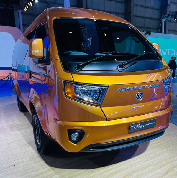 12 சீட்டர் மினி பஸ்