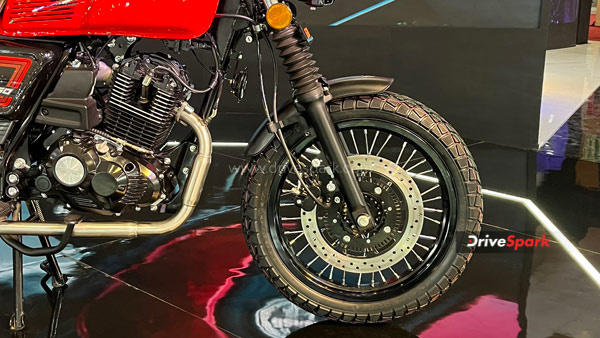 இந்த பைக் ராயல் என்பீல்டு இருக்குற தடத்தையே அழிக்கப்போகுது விலையை கேட்டா உடனே புக் பண்ண ரெடியாகிடுவீங்க!