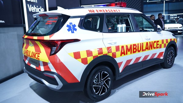 ஓட்டை ஒடசல் கார்களுக்கு விடிவு காலம்! இந்த காரை போலீஸ், ஆம்புலன்ஸ் காராக கம்பெனியே மாத்தி கொடுக்க போறாங்க!