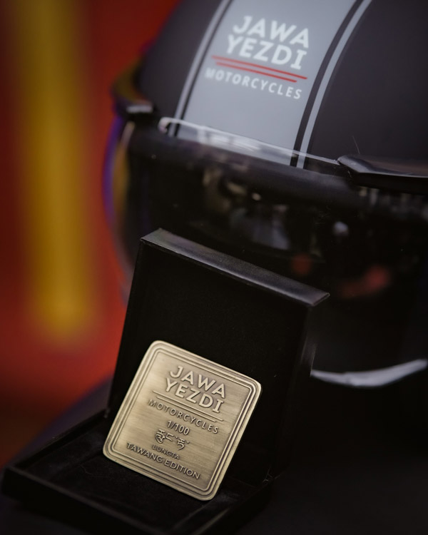 புதிய ஜாவா 42 தவாங் எடிசன் பைக் விற்பனைக்கு அறிமுகம்!!