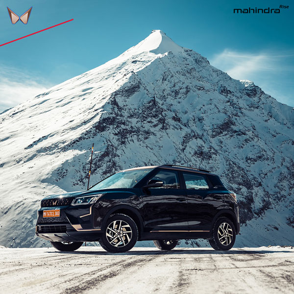 மஹிந்திரா எக்ஸ்யூவி400 காரை போட்டி போட்டு புக் பண்றாங்க!!