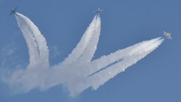 பிரதமர் மோடி கொடியசைக்க, துவங்கியது ஏரோ ஷோ 2023 நிகழ்ச்சி!