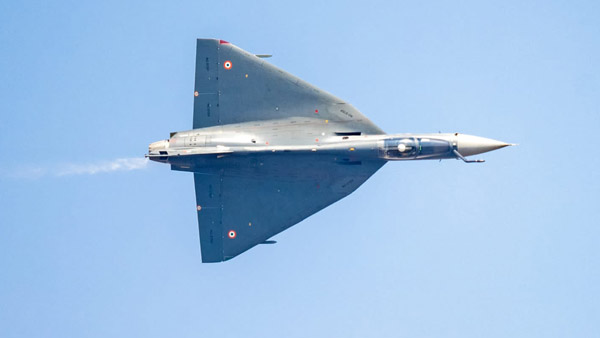 பிரதமர் மோடி கொடியசைக்க, துவங்கியது ஏரோ ஷோ 2023 நிகழ்ச்சி!