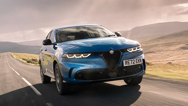 கார் ஆஃப் தி இயர் விருதுக்கு போட்டி போடும் கார்கள்!!