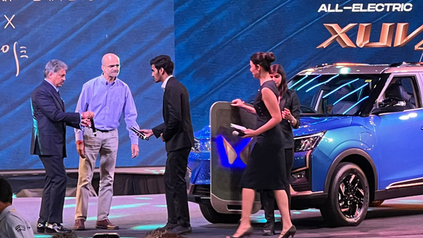 எக்ஸ்யூவி 400