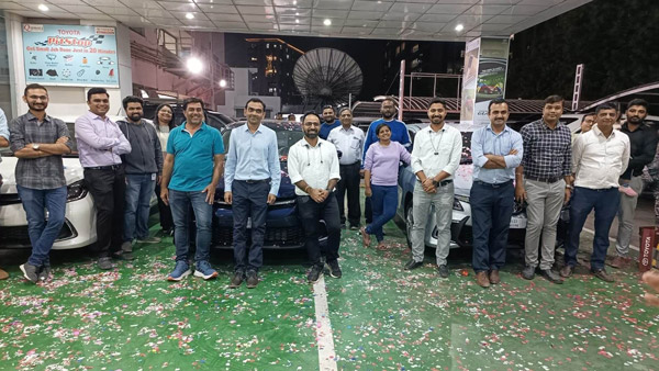 இந்த விலை உயர்ந்த பரிசை ஊழியர்கள் ஆயுசுக்கும் மறக்க மாட்டாங்க! இங்க வேலை கிடைச்சா வாழ்க்கை எங்கயோ போயிரும்!