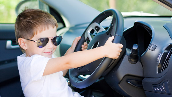 சின்ன பசங்க வாகனம் ஓட்டினால்... பெற்றோருக்கு 3 ஆண்டு சிறை!! 