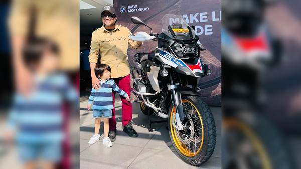 பிரபல காமெடி நடிகர் வாங்கியுள்ள விலைமிக்க பிஎம்டபிள்யூ பைக்! பிரபல காமெடி நடிகர் வாங்கியுள்ள விலைமிக்க பிஎம்டபிள்யூ பைக்!