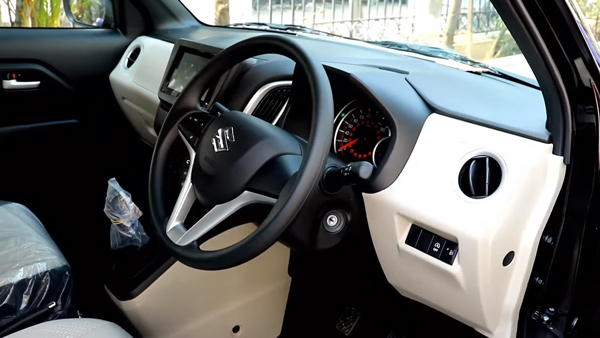 முற்றிலும் கருப்பு நிறத்தில் மாருதி சுஸுகி வேகன்ஆர் - வீடியோ