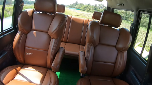 கேரளாவில் இன்னமும் பழைய தோற்றத்தில் டொயோட்டா குவாலிஸ் கார்!!