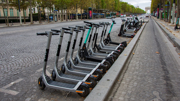 Electric Scooter Ban எலெக்ட்ரிக் ஸ்கூட்டர்களை ஓட்ட திடீர் தடை! ஏன் தெரியுமா? Electric Scooter Ban எலெக்ட்ரிக் ஸ்கூட்டர்களை ஓட்ட திடீர் தடை! ஏன் தெரியுமா?