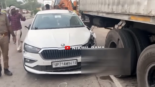 skoda slavia crashes into tractor and truck