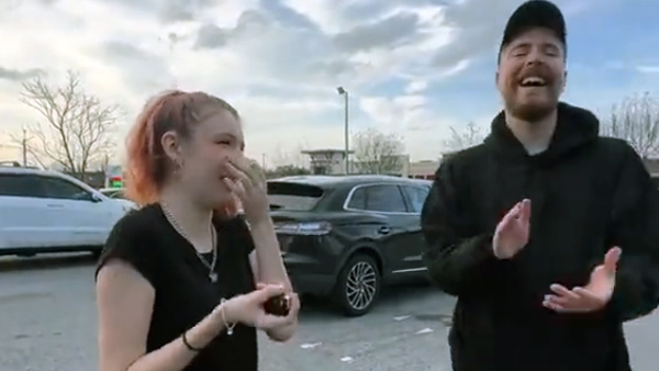 Jimmy Donaldson Gifts A Car To Waitress