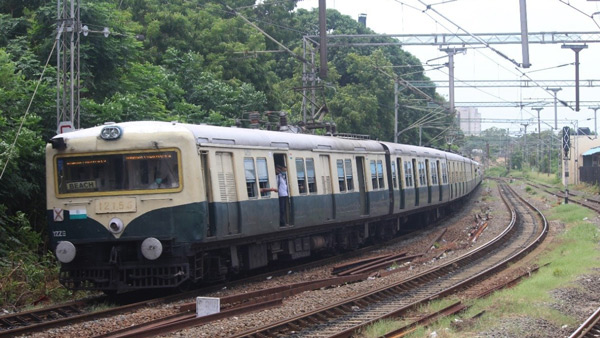 chennai emu coach detached