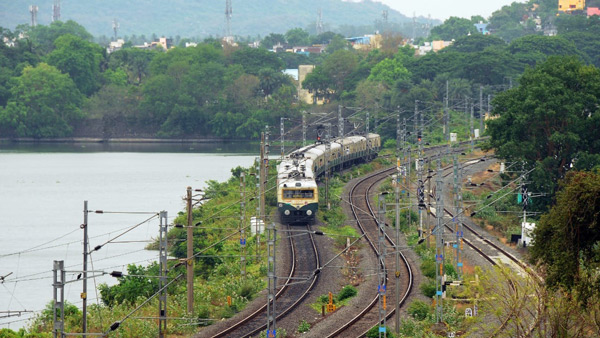 chennai emu coach detached