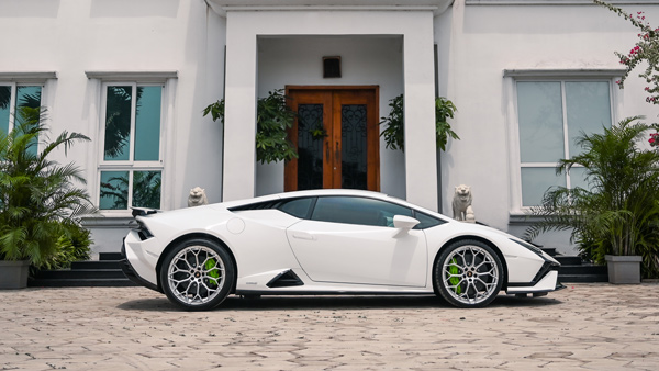 Indias first lamborghini hurcan tecnica side view