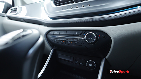 Tata altroz icng climate control