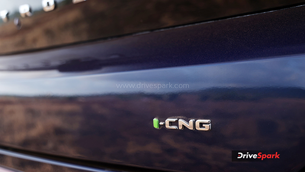 Tata altroz icng cng badge
