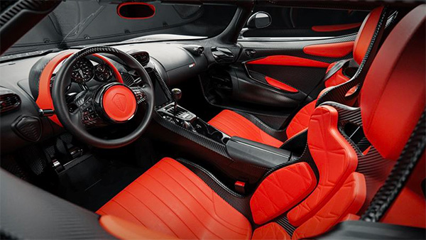 Koenigsegg regera interior