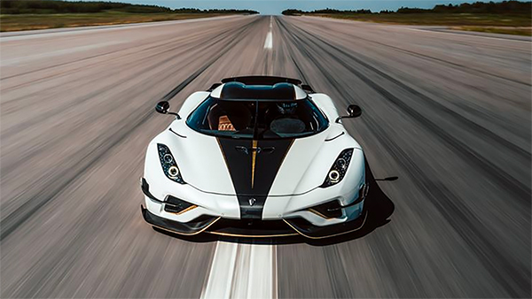 Koenigsegg regera front view running shot