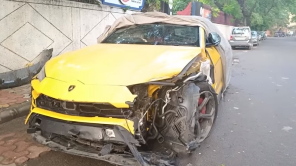 Lambo urus hit auto