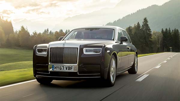 Rolls Royce Phantom Front View
