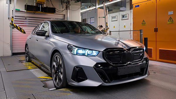BMW i5 enters production