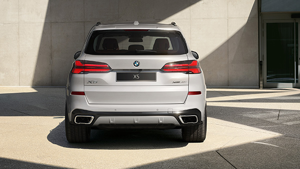 Bmw x5 rear view