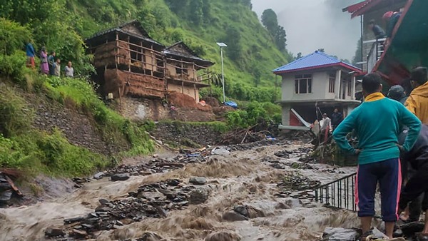 tourists car escaped from land slide