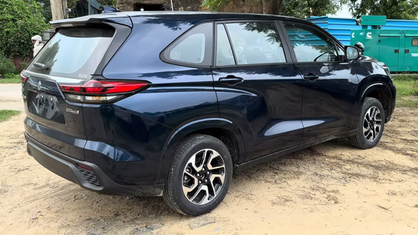 maruti invicto zeta plus 8-seater